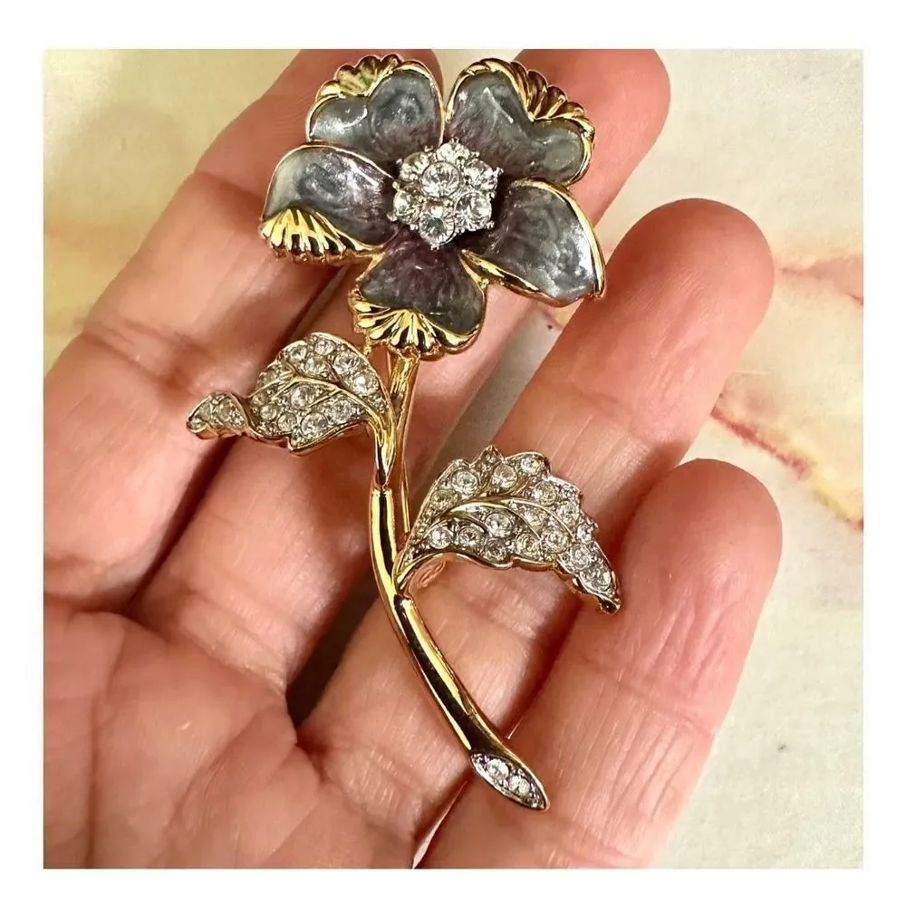 Nolan Miller vintage flower brooch